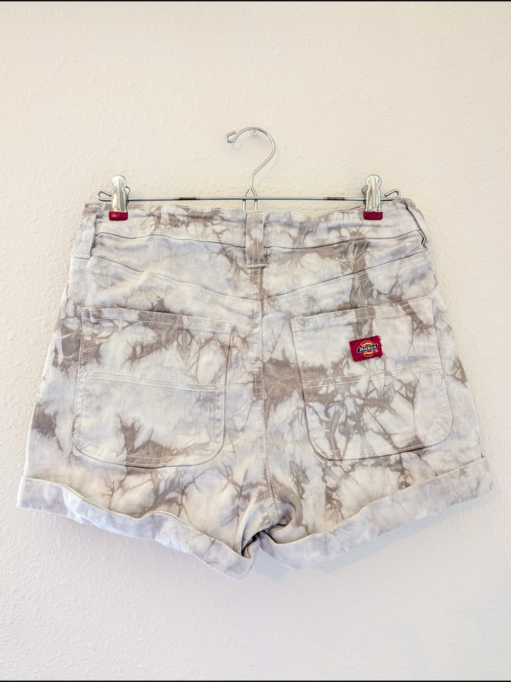 Dickies Women's Tie-Dye Utility Shorts in Taupe & White Size 27